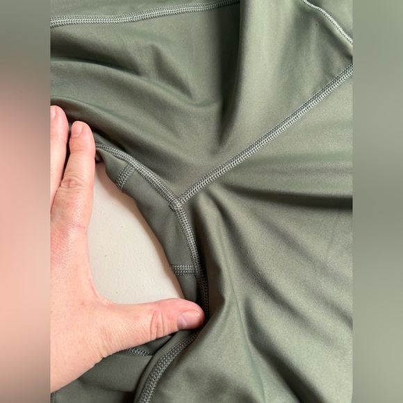Sweaty Betty High Shine High Waist 7/8 Leggings | Size Small | Olive Green - Picture 11 of 13